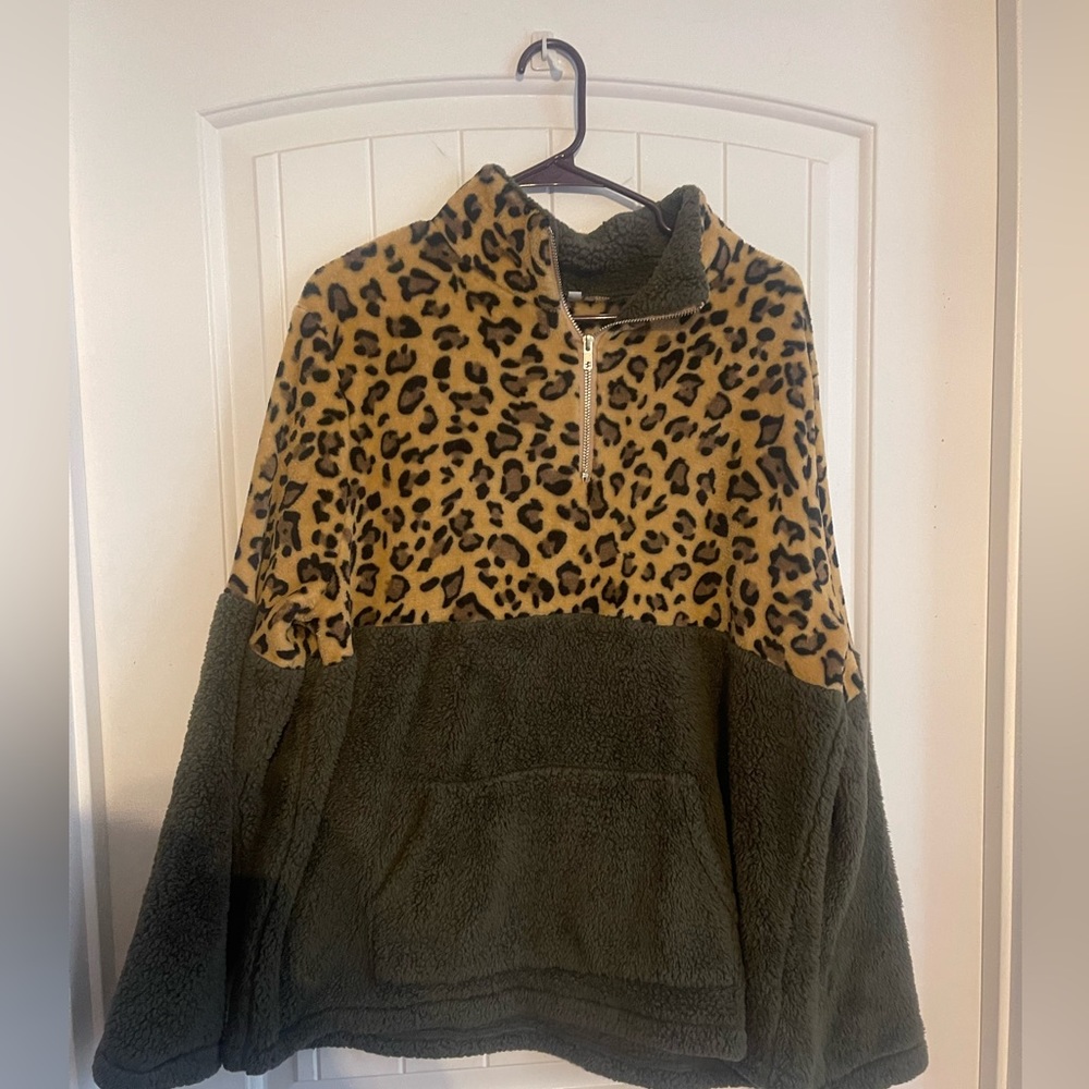leopard print/green sherpa